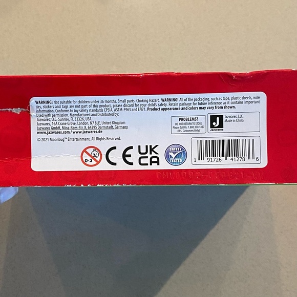 Cocomelon Family & Friends Shark Pack - Picture 3 of 4